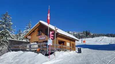 Schnapshütte Winter Mythenregion